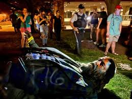 Trump requests toppled Confederate statue in DC be restored - report